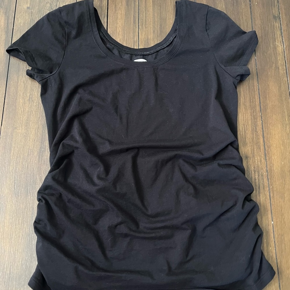 Old Navy Maternity T-Shirt